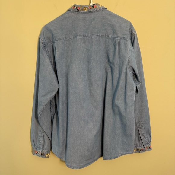 Vintage Northern treasures Blue Embroidered  chambray Jean Shirt women’s size M - Picture 5 of 10
